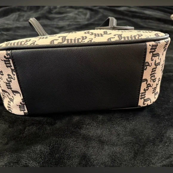 Juicy Couture Y2K Monogram Shoulder Bag Sandstone NWT Charm Gold - Picture 4 of 9